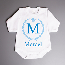 Body niemowlęce z imieniem, koroną i wieńcem laurowym