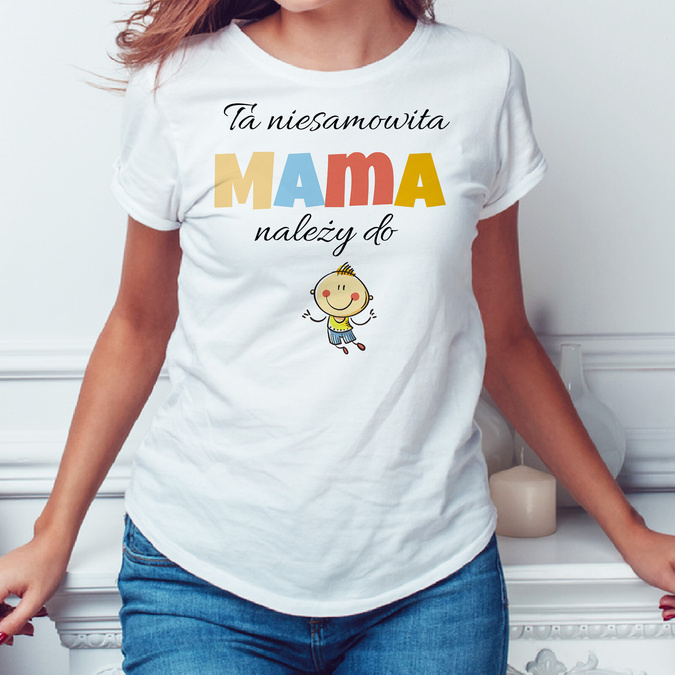 Ta niesamowita mama należy do - koszulka damska